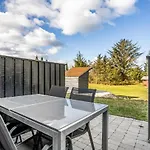 2 Bedroom Cozy In Appartement