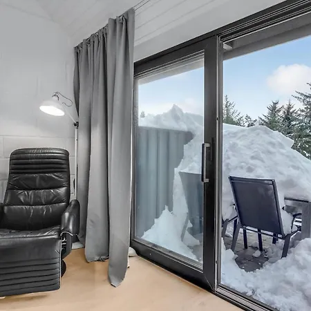 2 Bedroom Cozy In