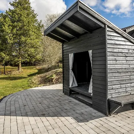 2 Bedroom Cozy In Apartment *