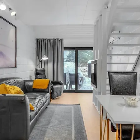 2 Bedroom Cozy In * Блокхус