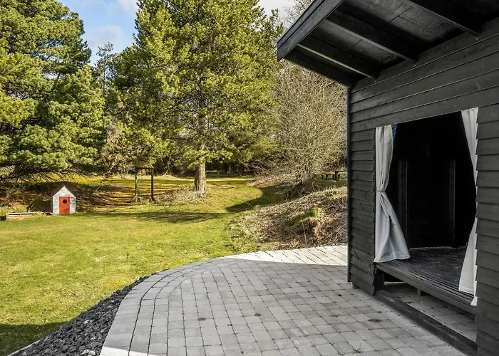 2 Bedroom Cozy In